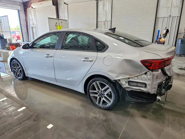 3KPF34AD9KE066065 2019 KIA FORTE - Image 2