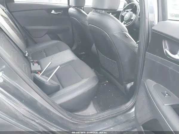 3KPF34AD9ME284137 2021 KIA FORTE - Image 8