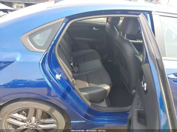 3KPF34AD9ME296899 2021 KIA FORTE - Image 8