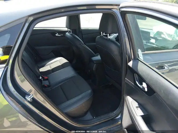 3KPF34AD9ME333532 2021 KIA FORTE - Image 8