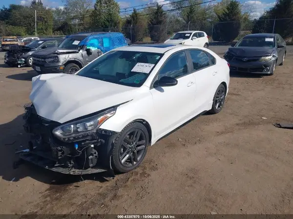 3KPF34AD9ME365039 2021 KIA FORTE - Image 2