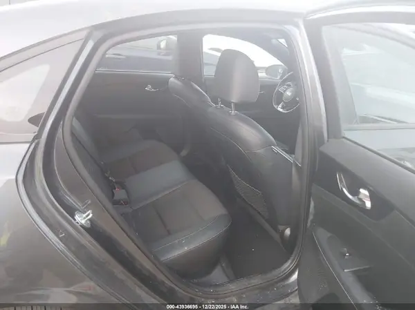 3KPF34AD9ME382018 2021 KIA FORTE - Image 8