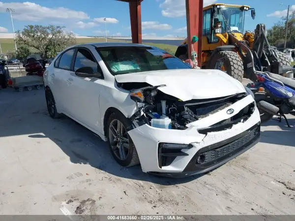 3KPF34AD9ME390264 2021 KIA FORTE - Image 1