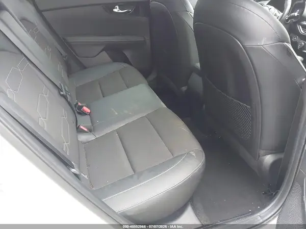 3KPF34AD9ME390670 2021 KIA FORTE - Image 8