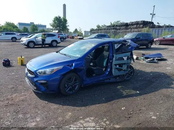 3KPF34AD9ME392225 2021 KIA FORTE - Image 2
