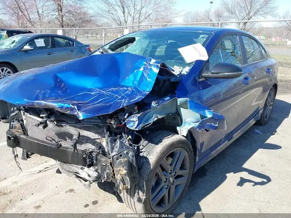 3KPF34AD9ME422887 2021 KIA FORTE - Image 2