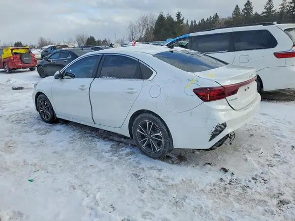 3KPF34AD9PE599945 2023 KIA FORTE - Image 2