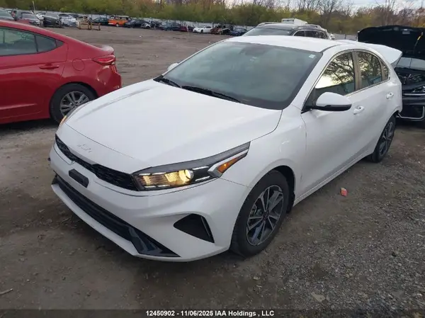 3KPF34AD9PE635701 2023 KIA FORTE - Image 2
