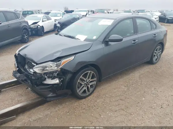 3KPF34ADXKE018445 2019 KIA FORTE - Image 2