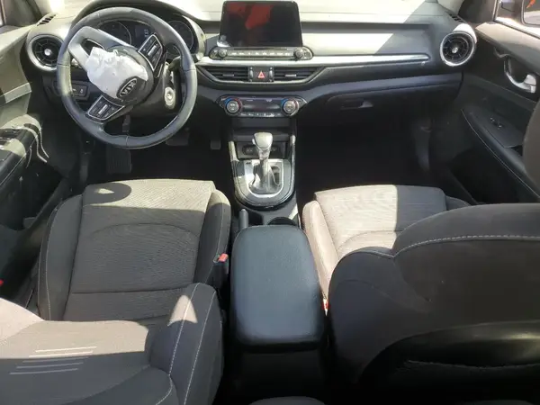 3KPF34ADXKE025153 2019 KIA FORTE - Image 8