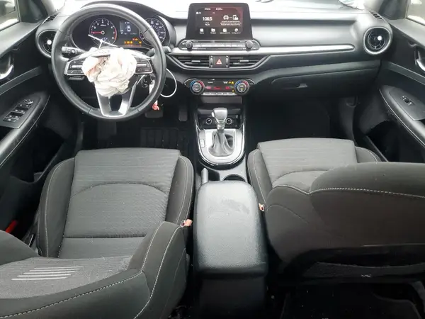 3KPF34ADXKE035939 2019 KIA FORTE - Image 8