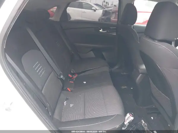 3KPF34ADXKE043023 2019 KIA FORTE - Image 8