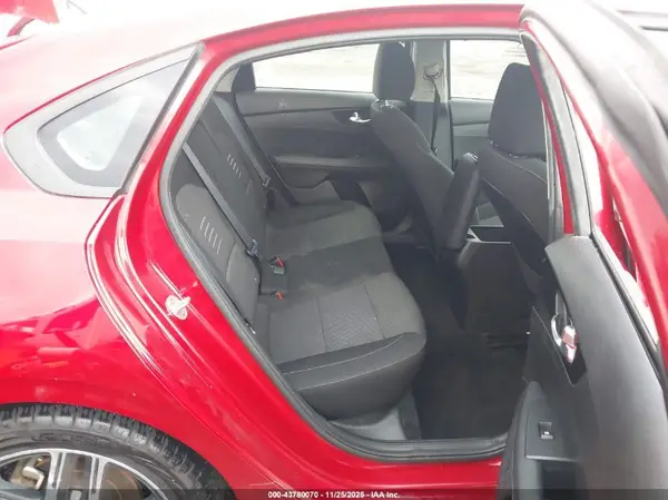 3KPF34ADXKE045659 2019 KIA FORTE - Image 8