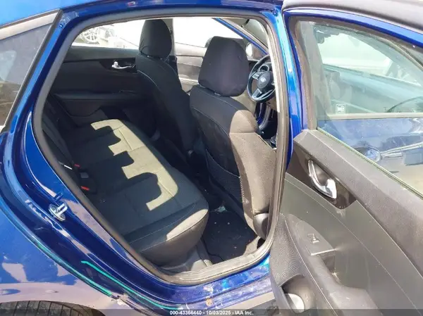 3KPF34ADXKE046892 2019 KIA FORTE - Image 8