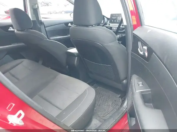 3KPF34ADXKE063949 2019 KIA FORTE - Image 8