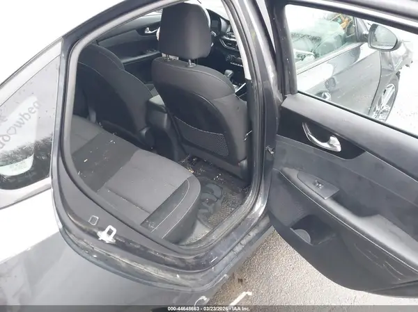 3KPF34ADXKE066270 2019 KIA FORTE - Image 8