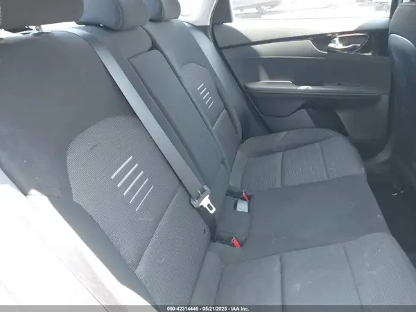 3KPF34ADXKE068777 2019 KIA FORTE - Image 8