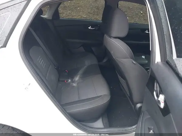 3KPF34ADXKE071906 2019 KIA FORTE - Image 8