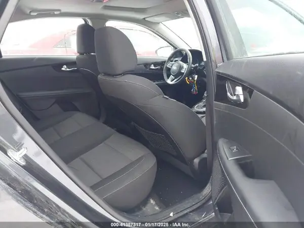 3KPF34ADXKE079178 2019 KIA FORTE - Image 8