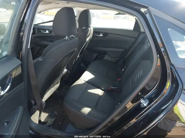 3KPF34ADXKE105228 2019 KIA FORTE - Image 8