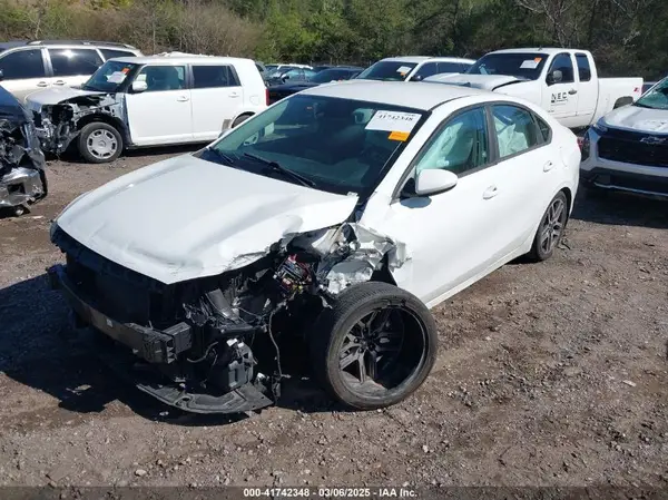 3KPF34ADXKE120523 2019 KIA FORTE - Image 2