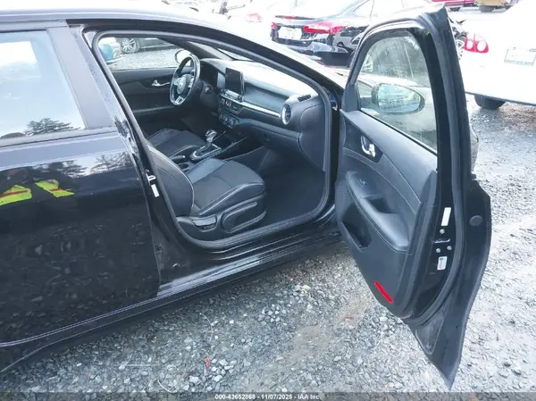 3KPF34ADXME270926 2021 KIA FORTE - Image 8