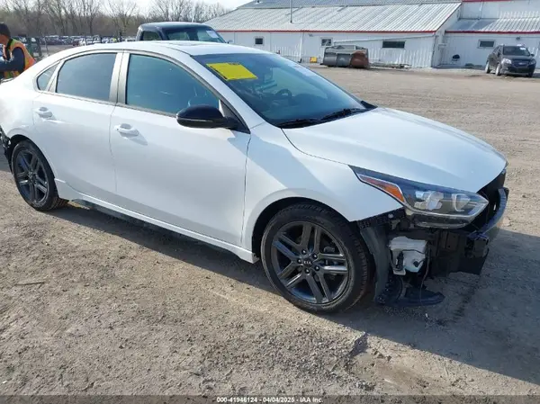 3KPF34ADXME279657 2021 KIA FORTE - Image 1