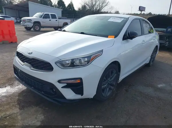 3KPF34ADXME305321 2021 KIA FORTE - Image 2