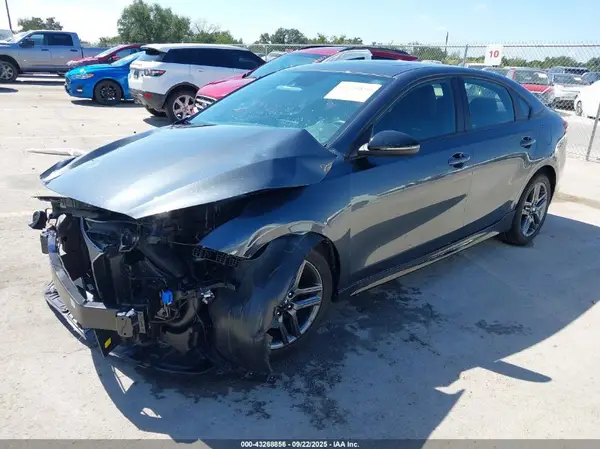 3KPF34ADXME386451 2021 KIA FORTE - Image 2