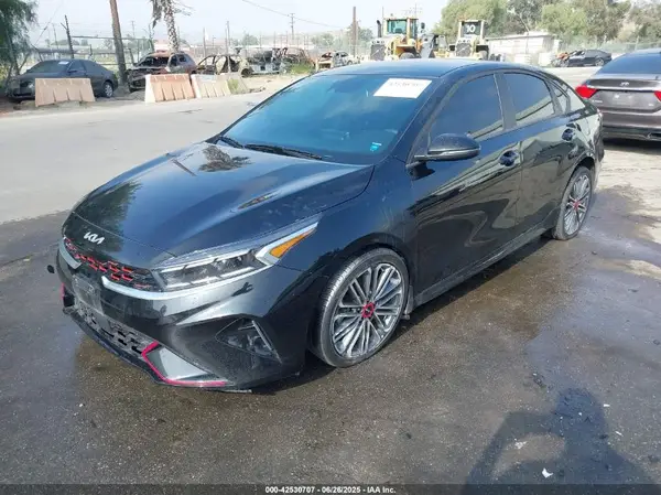 3KPF44AC0PE638555 2023 KIA FORTE - Image 2