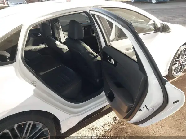 3KPF44AC0RE785509 2024 KIA FORTE - Image 8