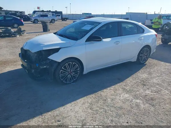 3KPF44AC2ME313952 2021 KIA FORTE - Image 2