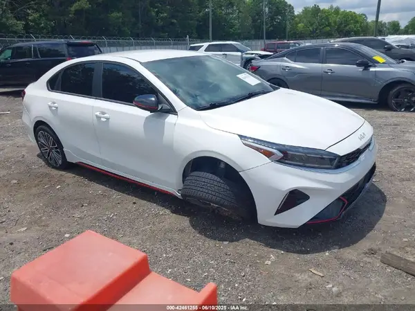 3KPF44AC2NE444185 2022 KIA FORTE - Image 1