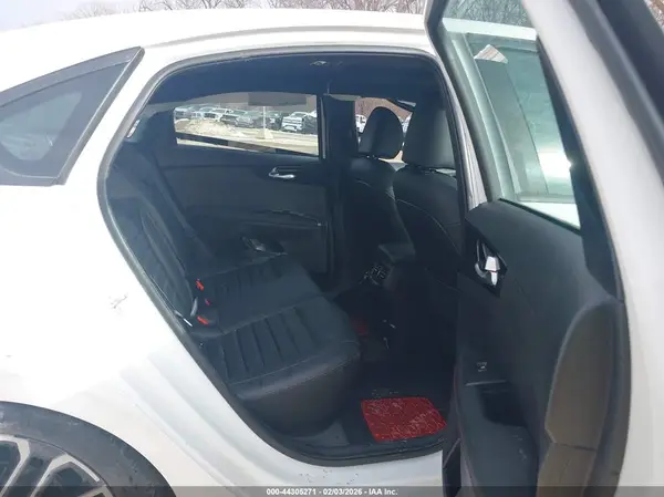 3KPF44AC2PE618601 2023 KIA FORTE - Image 8