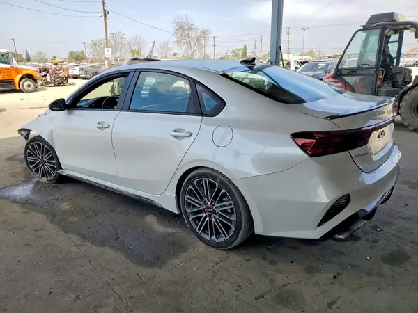 3KPF44AC2RE693916 2024 KIA FORTE - Image 2