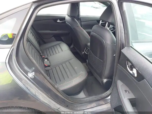 3KPF44AC3NE486011 2022 KIA FORTE - Image 8