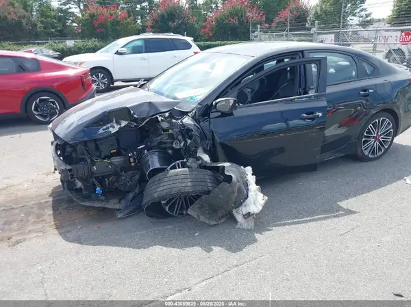 3KPF44AC3PE577041 2023 KIA FORTE - Image 2