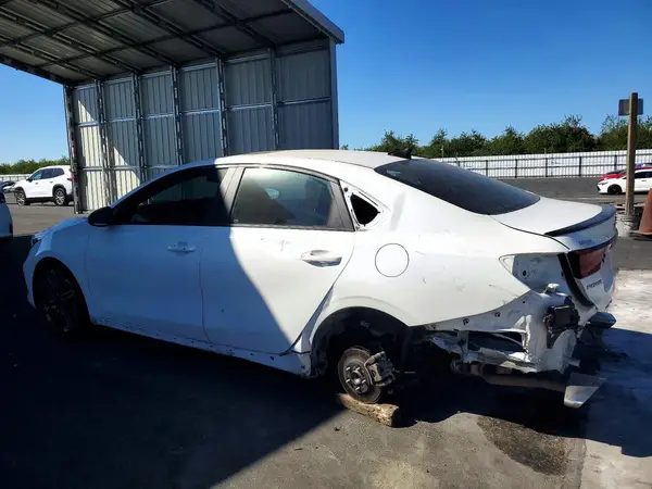 3KPF44AC3RE715325 2024 KIA FORTE - Image 2