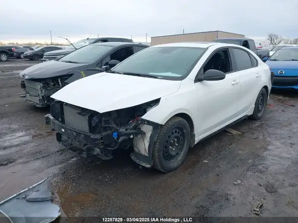 3KPF44AC4NE432376 2022 KIA FORTE - Image 2