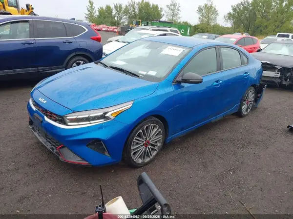 3KPF44AC4NE437674 2022 KIA FORTE - Image 2