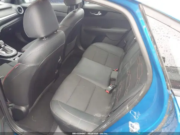 3KPF44AC4NE437674 2022 KIA FORTE - Image 8