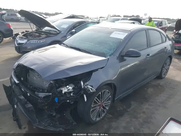 3KPF44AC4PE607955 2023 KIA FORTE - Image 2