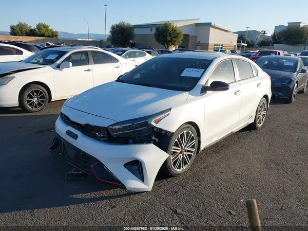 3KPF44AC4PE646884 2023 KIA FORTE - Image 2