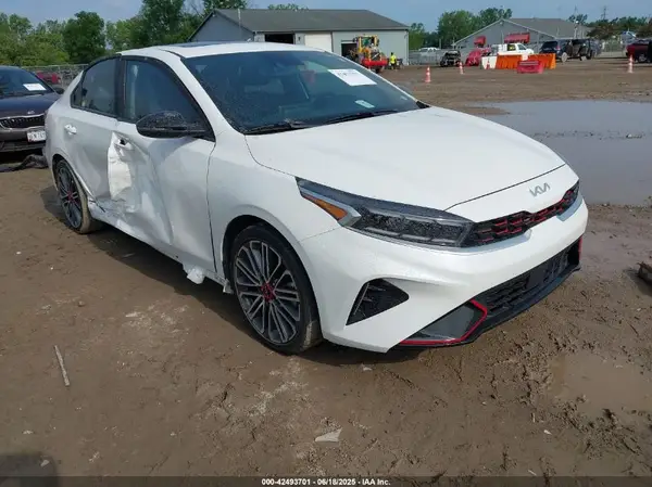 3KPF44AC4PE686558 2023 KIA FORTE - Image 1