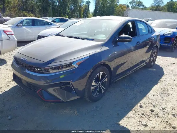 3KPF44AC4RE833965 2024 KIA FORTE - Image 2