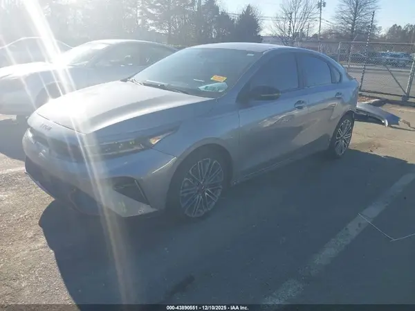 3KPF44AC5NE473907 2022 KIA FORTE - Image 2