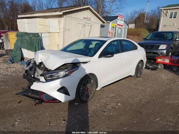 3KPF44AC5PE584735 2023 KIA FORTE - Image 2