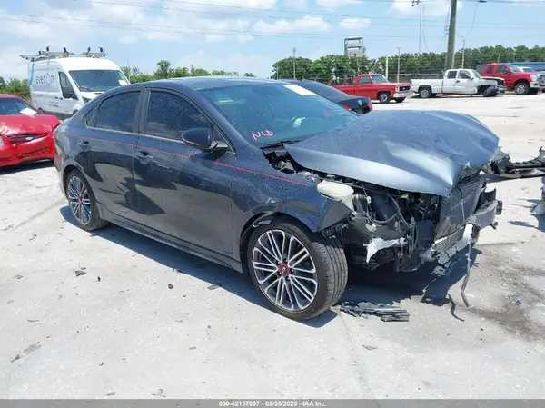 3KPF44AC6ME332195 2021 KIA FORTE - Image 1