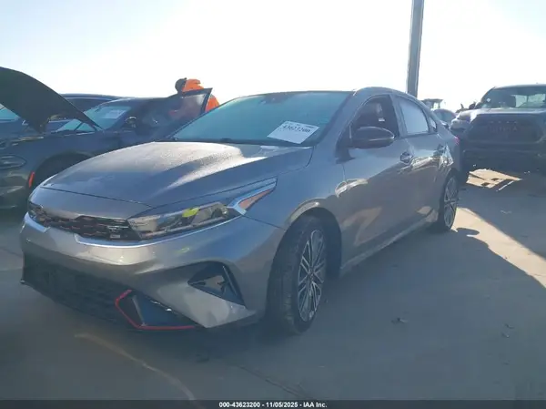 3KPF44AC6NE485614 2022 KIA FORTE - Image 2