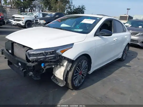 3KPF44AC6RE752742 2024 KIA FORTE - Image 2
